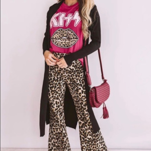 • KISS graphic tee • - Picture 3 of 3